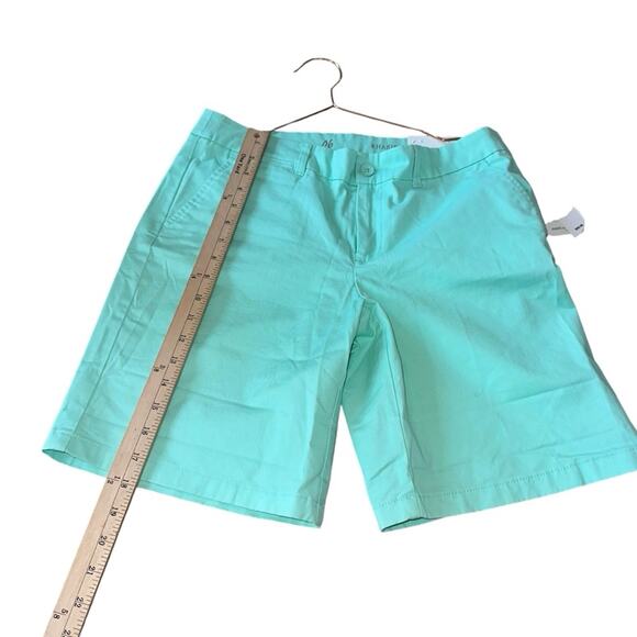 Khakis by GAP Boyfriend Roll Up  Mint Green Shorts 6 new with tag - Picture 3 of 8